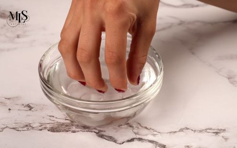 How to file your nails for a salon