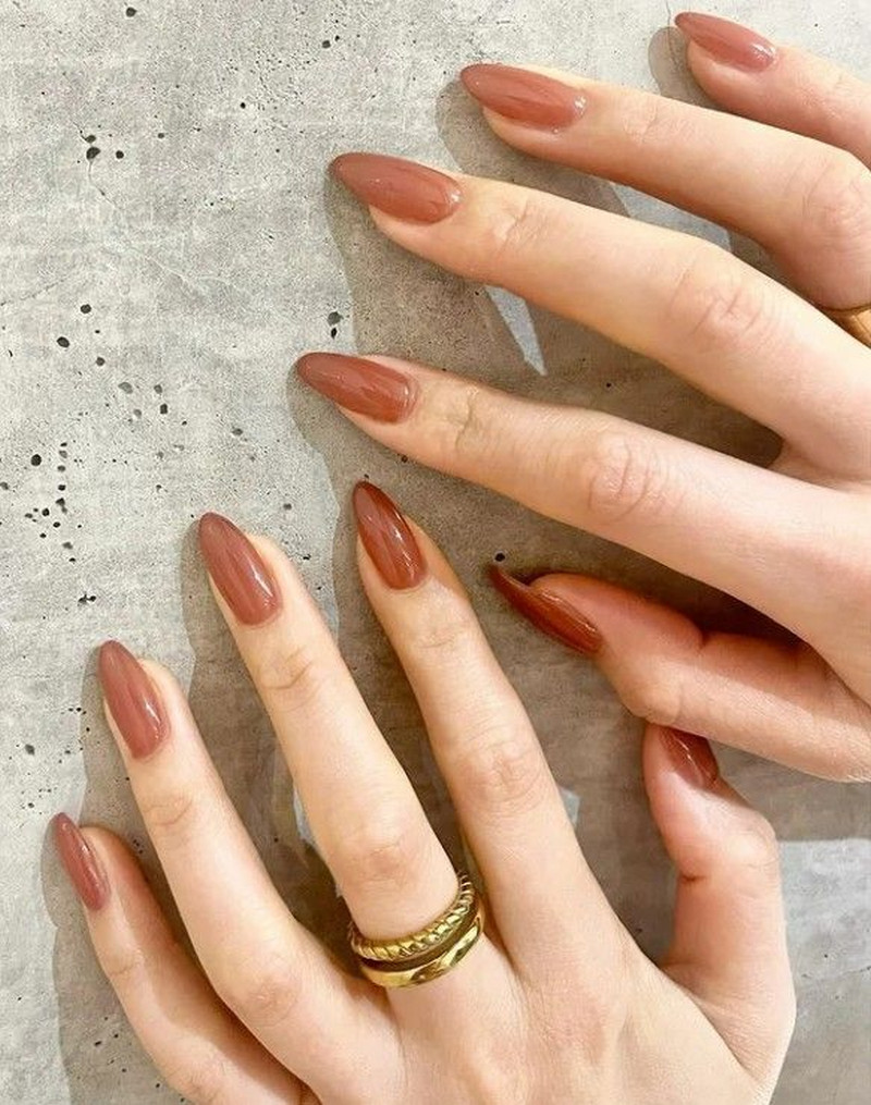 Quiet Luxury Nails